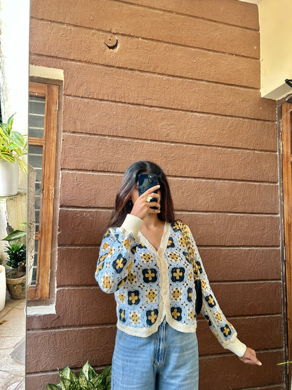 Pretty top💛